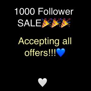 1000 Followers SALE!!! ACCEPTING EVERY OFFER!!!❤️💙🤍 MAKE AN OFFER